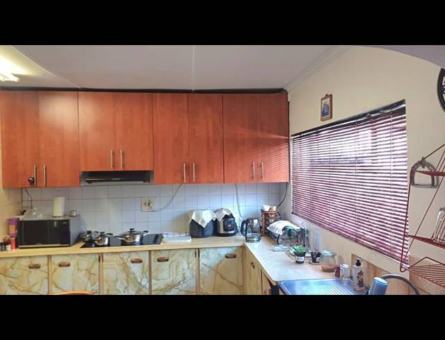 4 BEDROOM HOUSE FOR SALE IN RAISETHORPE